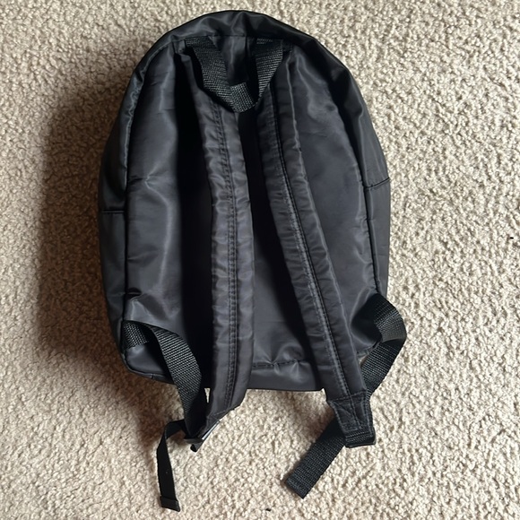 Ariana Grande Primark Limited Edition Sweetner Backpack - Picture 2 of 10